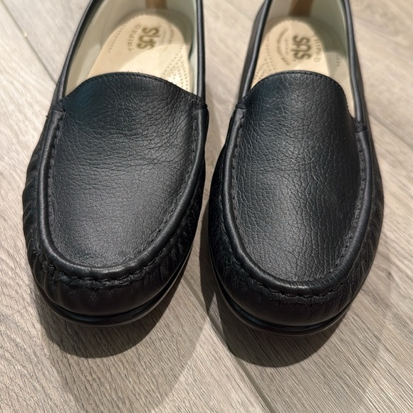 SAS Comfort Foot Bed Black Leather Loafers Size 8 - Picture 3 of 9